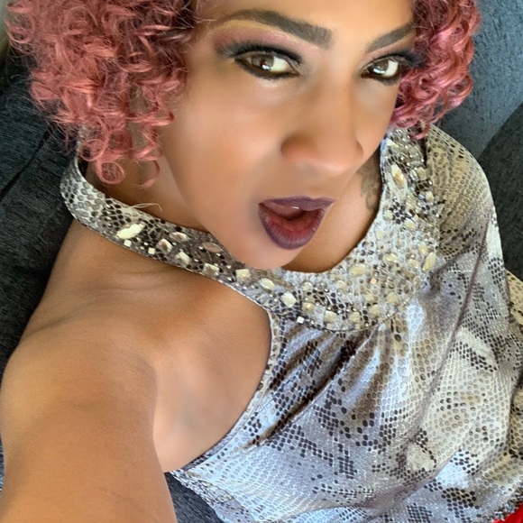 Meet your Posher, Lisa - Picture 1 of 1